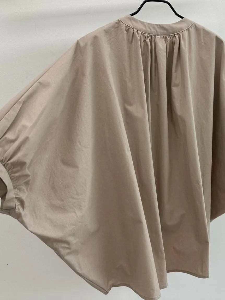 Mat White Long Sve Doll irt Faion Design Bubble Sve Lazy Bat Wing Top Colore puro Versatile Primavera 2025