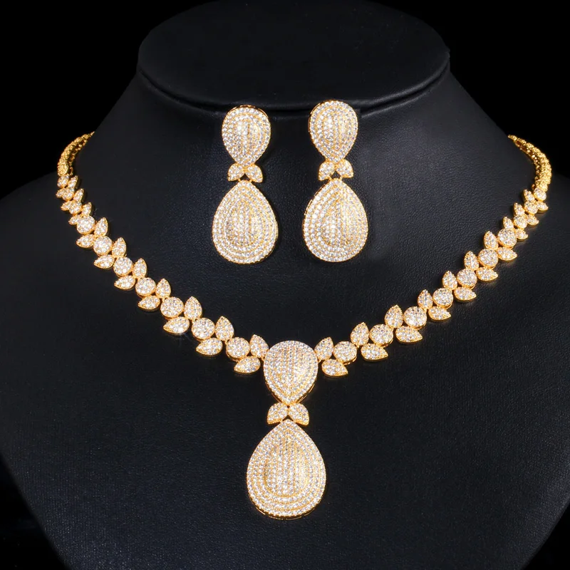 CWWZircons 2Pcs Gold Plated Jewellery for Women Luxury Evening Party Full Cubic Zirconia Dangle Drop Earrings Necklace Set T0508