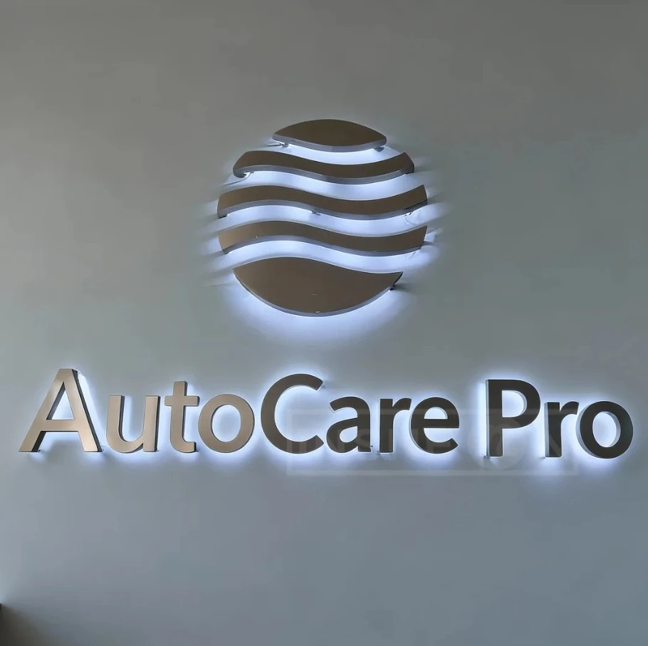 Targa luminosa personalizzata Piastre per porte personalizzate per affari Logo in metallo 3D retroilluminato Cartello esterno a LED per AutoCare Luce a LED retroilluminata