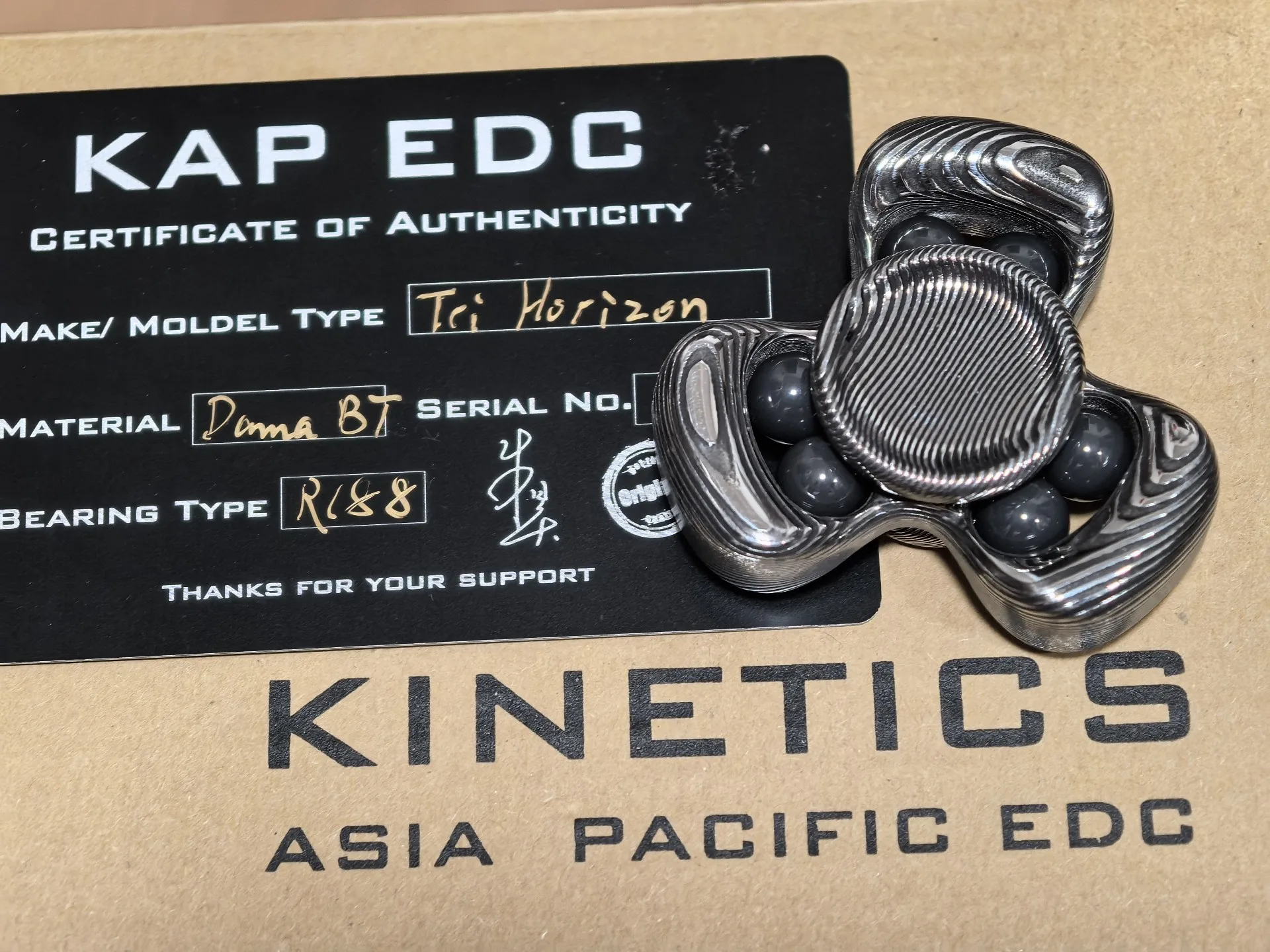 Malaysian Horizon EDC, decompression toy