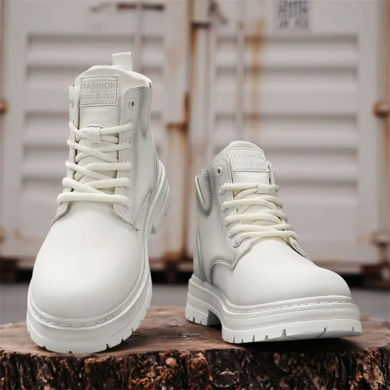 

Autumn Retro Style Plus-size Men's Flat Low-heeled Mid-top Laced Wear-resistant and Anti-slip High-quality Outdoor Work Boots