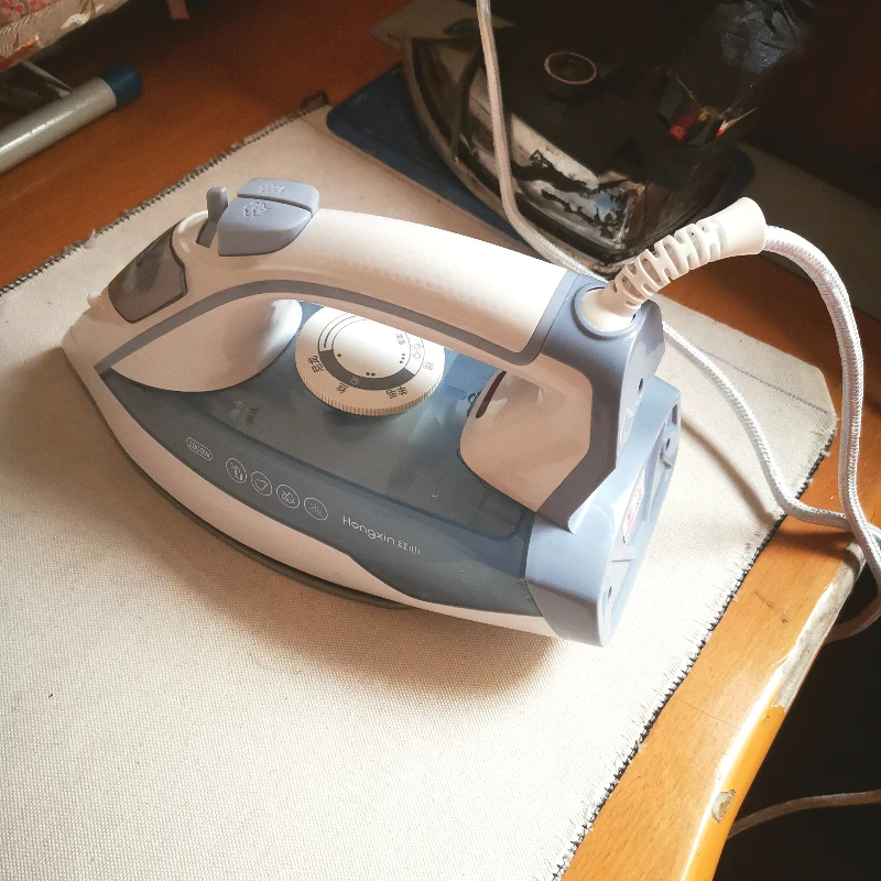 

Electric iron household steam electric iron high power handheld electric soldering iron ironing clothes new model