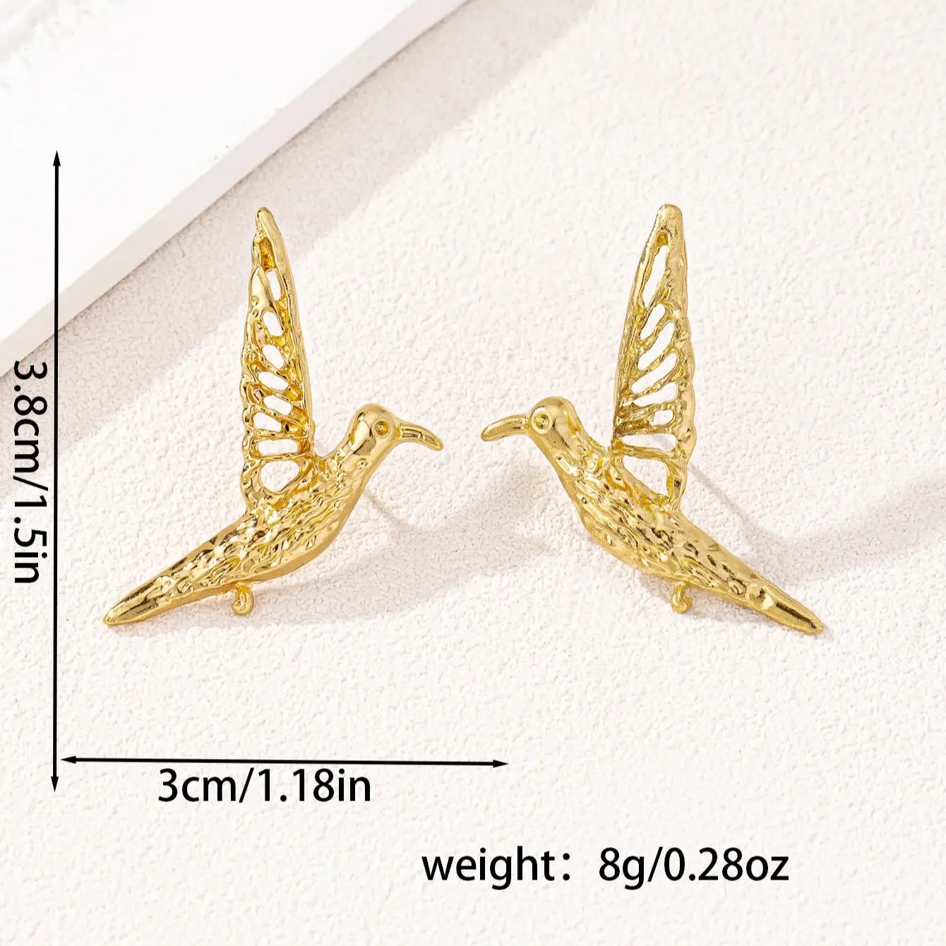 1 Pair of Simple Elegant and Versatile Retro Fashion Pigeon Earrings