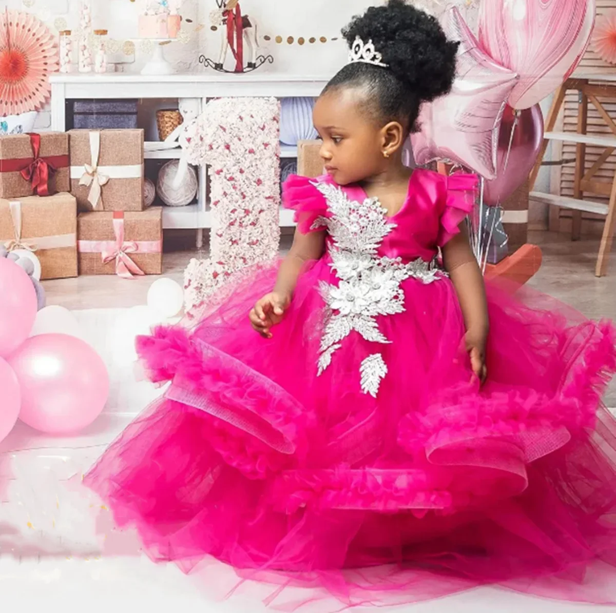 

Hot Red Flower Girl Dresses For Wedding Layered Appliques Sleeveless Cute Baby Birthday Party First Communion Gown