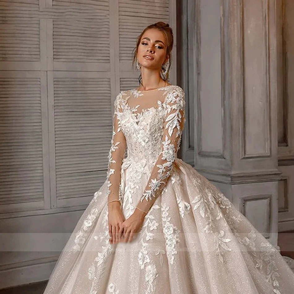 Exquisite Luxury High-quality A-line Wedding Dress For Women, Elegant Long Sleeved Lace Decal Bridal Gown customized