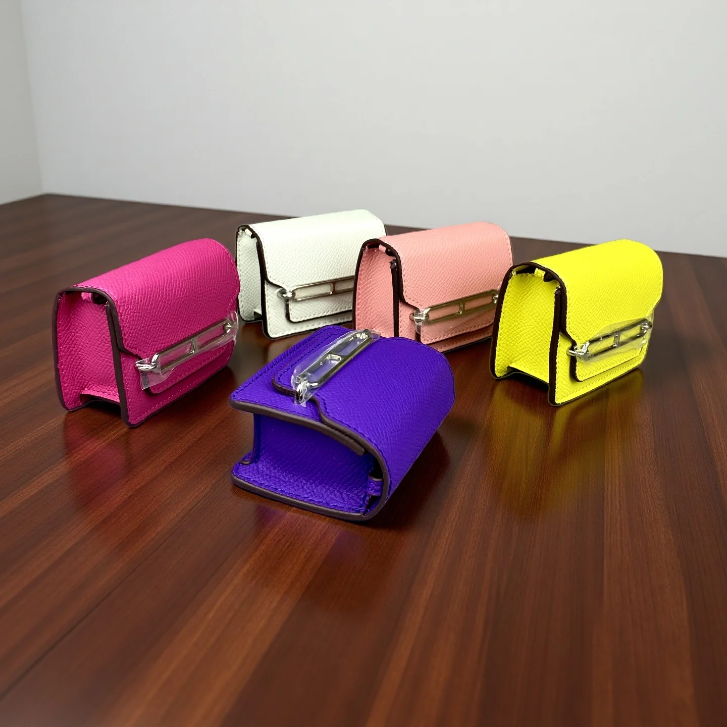 Mini bolso de bolsillo con diseño de nariz de cerdo, dije de bolso desmontable para elementos esenciales, 10 estilos monocromáticos clásicos