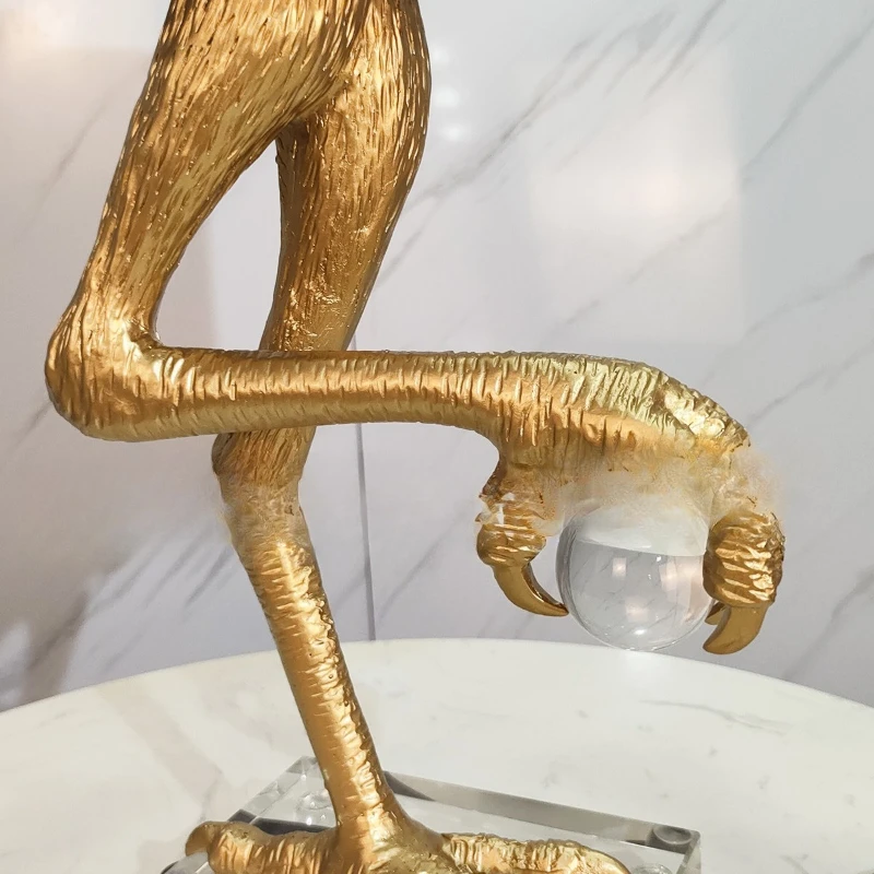 الشمال الإبداعية النسر الراتنج النسيج الجدول مصباح LED مصمم غرفة نوم أباجورة غرفة المعيشة دراسة مكتب شخصية مكتب أضواء