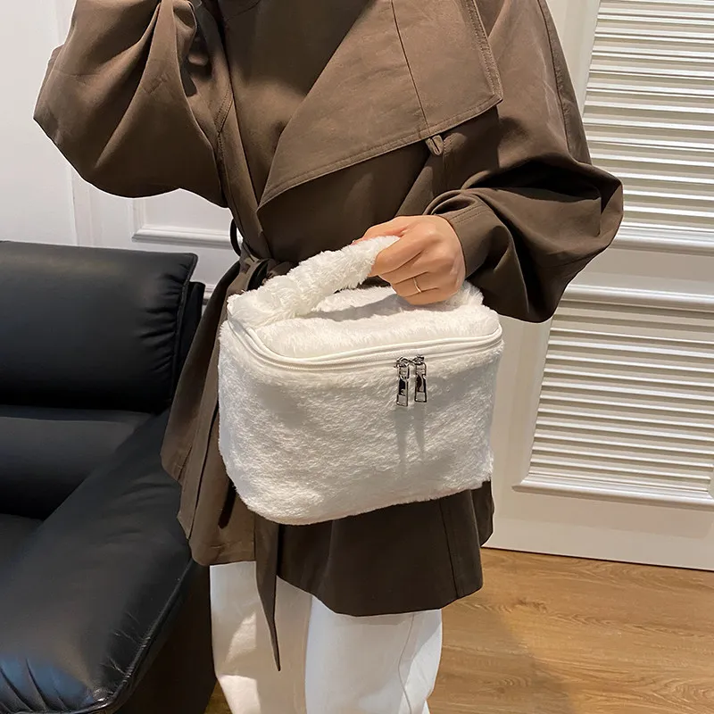 Korean Style Fashion Plush Makeup Bag 2026 Women's New Solid Color Large Capacity Cosmetic Bags Hand-Held Vintage Storage Bags