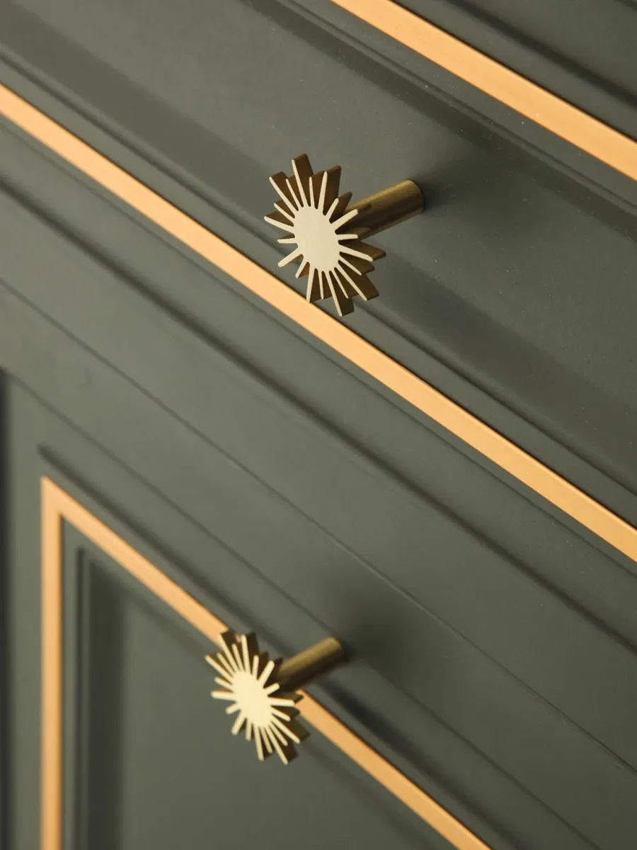 الصلبة النحاس الشمس على شكل مقابض لقطع الأثاث والمقابض الإبداعية خزانة تسحب مقبض للأطفال لطيف المطبخ خزانة مقبض الباب