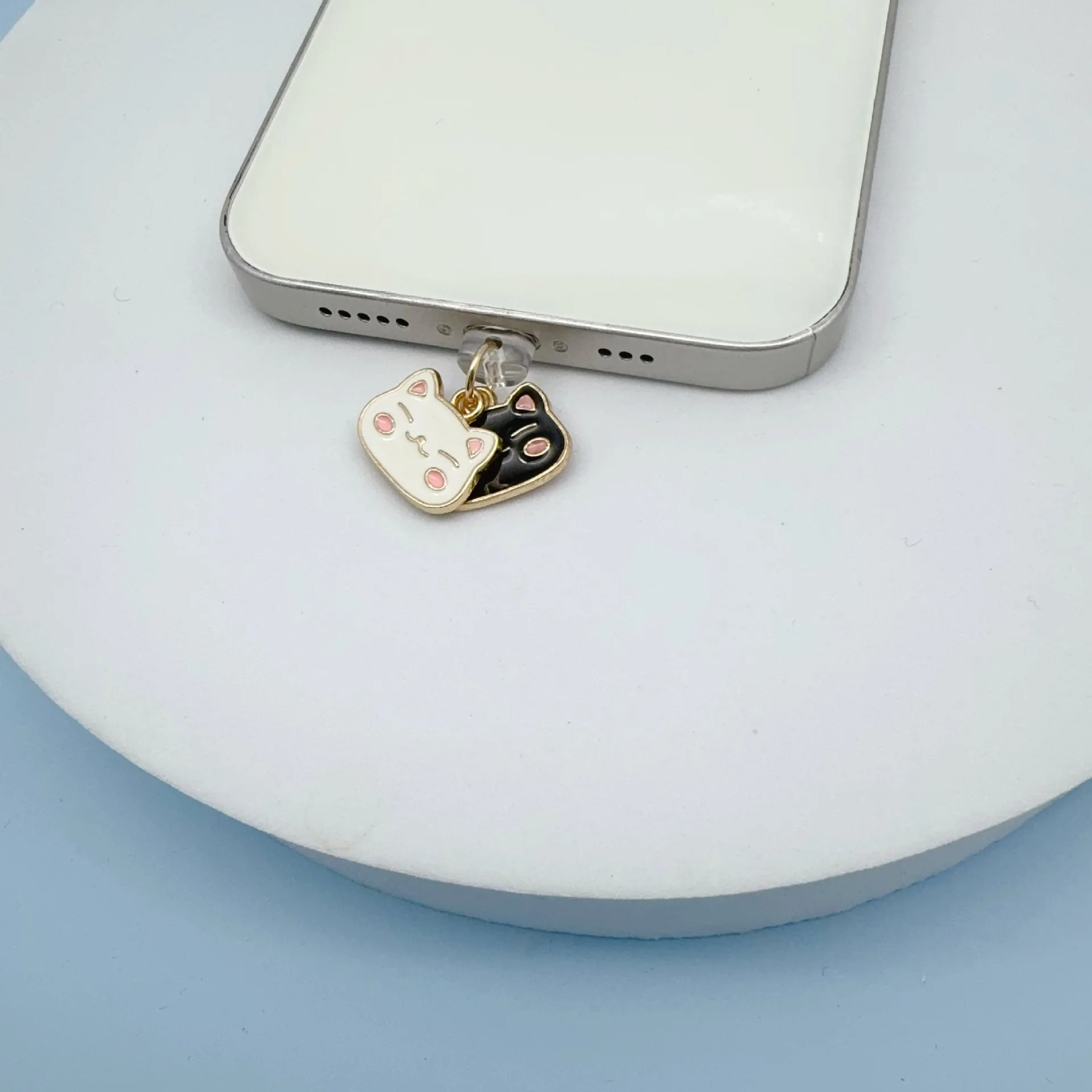 

Cute Cat Dust Plug Charm Fashion 2D Charge Port Plug For iPhone Type C Dust Protection Cap Phone Accessories