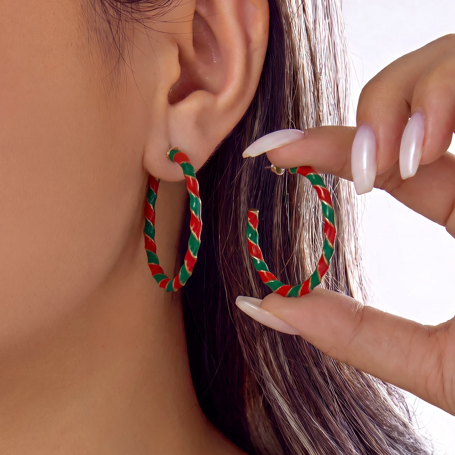 Weihnachtliche Bunte Strass-Creolen für Damen, Modische Funkelnde Candy-Twist-Kreisohrringe, Schmuckgeschenke für Feiertagspartys – Detail 1