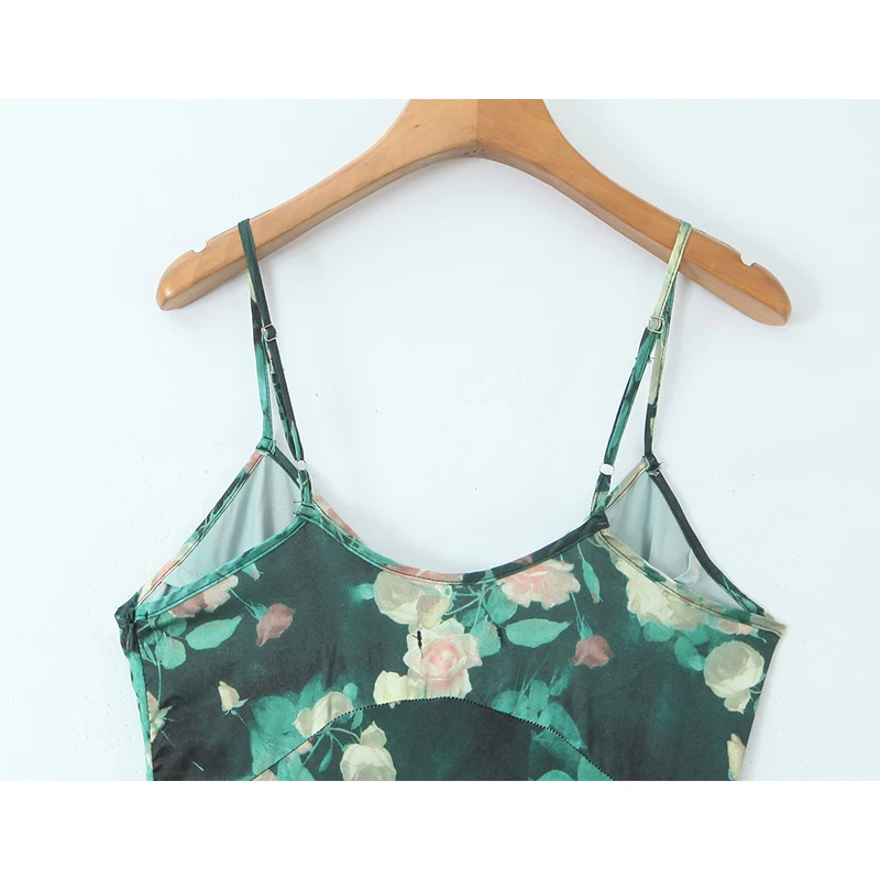 เดรสลายดอกไม้สีเขียวแบบสายเดี่ยวเซ็กซี่สำหรับฤดูร้อน ผู้หญิง สง่างาม ทรงเอไลน์ ความยาวปานกลาง คอวี สไตล์ลำลอง เซ็กซี่ เหมาะสำหรับวันพักผ่อน รุ่น 2026