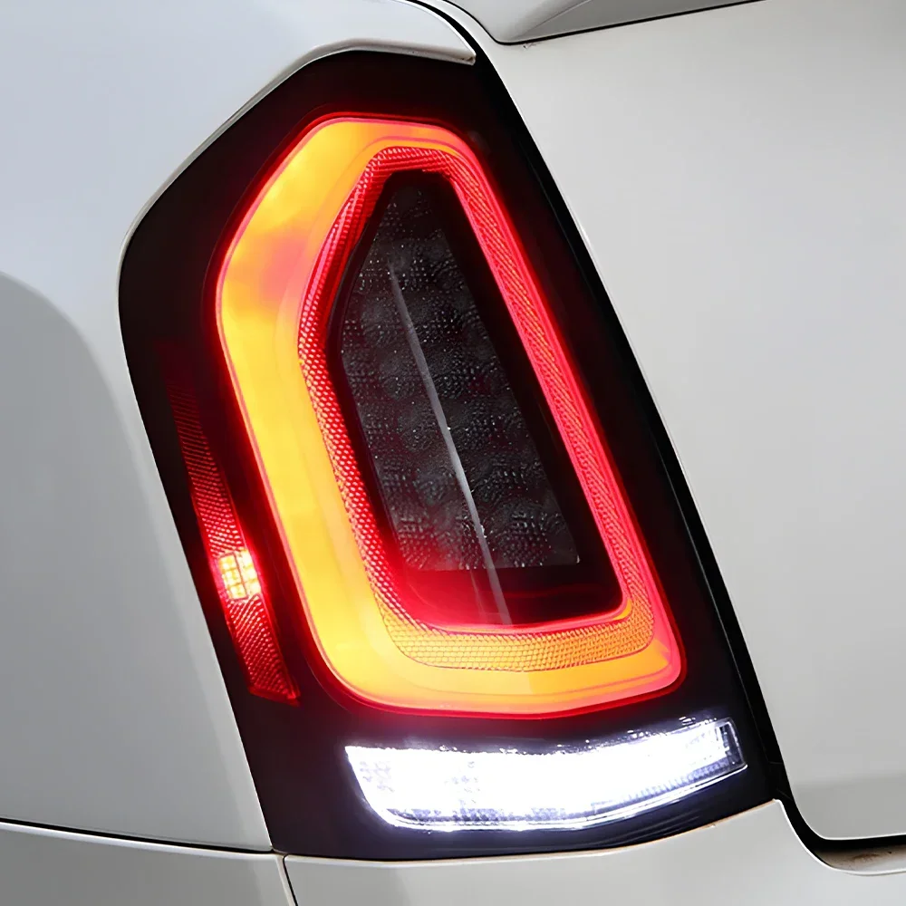 Upgraded Car Taillights Assembly For Chrysler 300c 2011-2014 LED Auto Rear Lamps Dynamic Flashing Signal Lamp Accessories