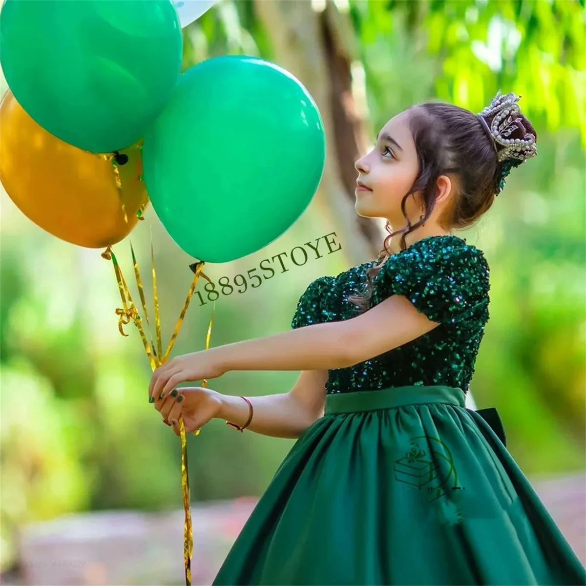 Modern Scoop Flower Girls Dresses with Sequied Short Sleeve Christmas Gowns A Line 2024 Summer Knee Length فلور فتاة اللباس New