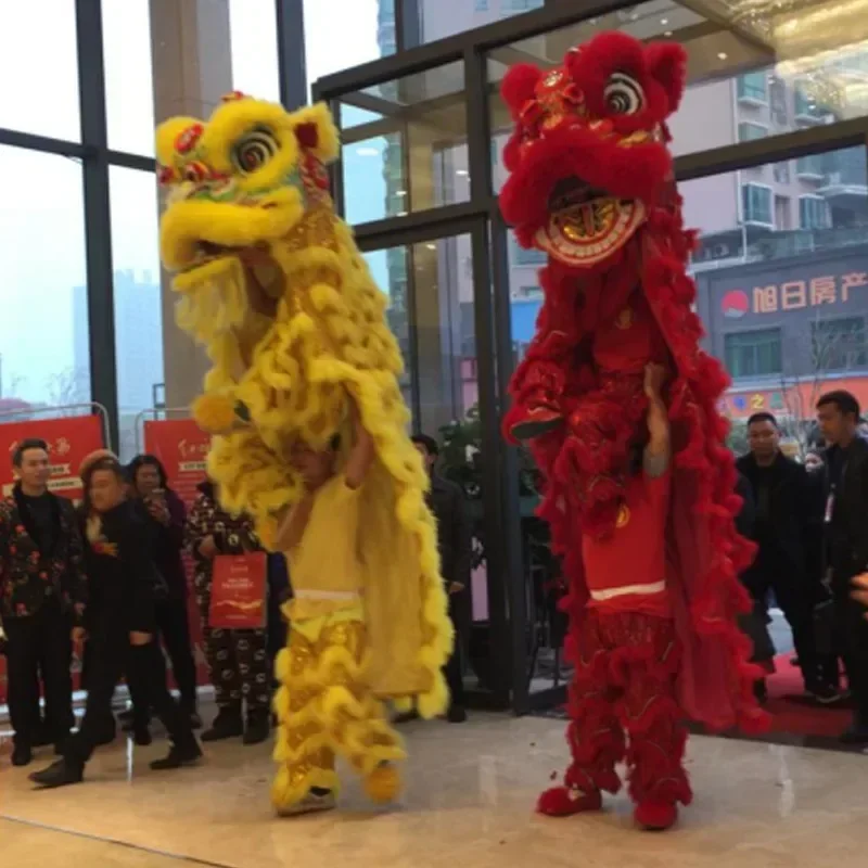 عيد الميلاد الأزرق الأسد الرقص زي التميمة الصوف جنوب الأسد الفن الشعبي الصيني اثنين الكبار تأثيري زي حفلة تنكرية الإعلان P