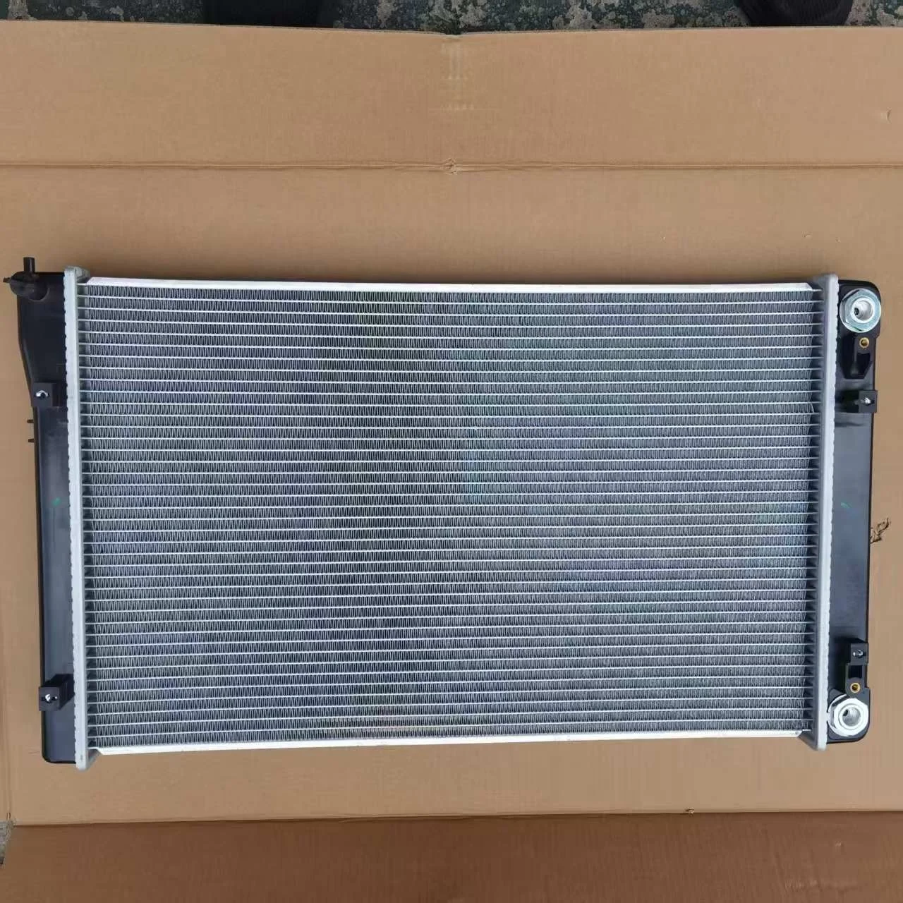 

Preferential Price Auto Cooling Parts Engine Radiator OE 25308G2000 25308-G2000