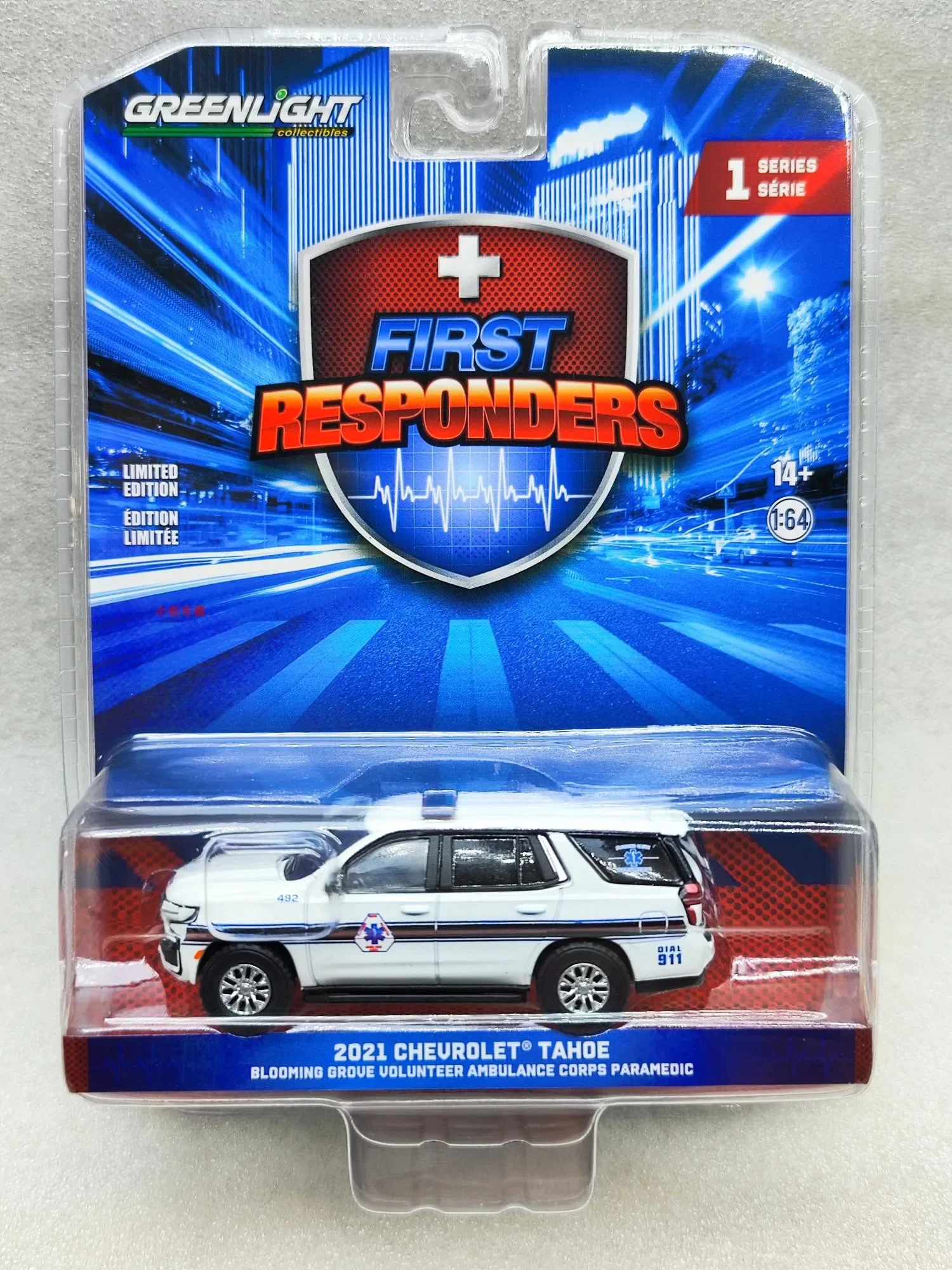 

Модель автомобиля из литого металлического сплава 1:64 2021 Chevrolet Tahoe, игрушки для коллекции подарков