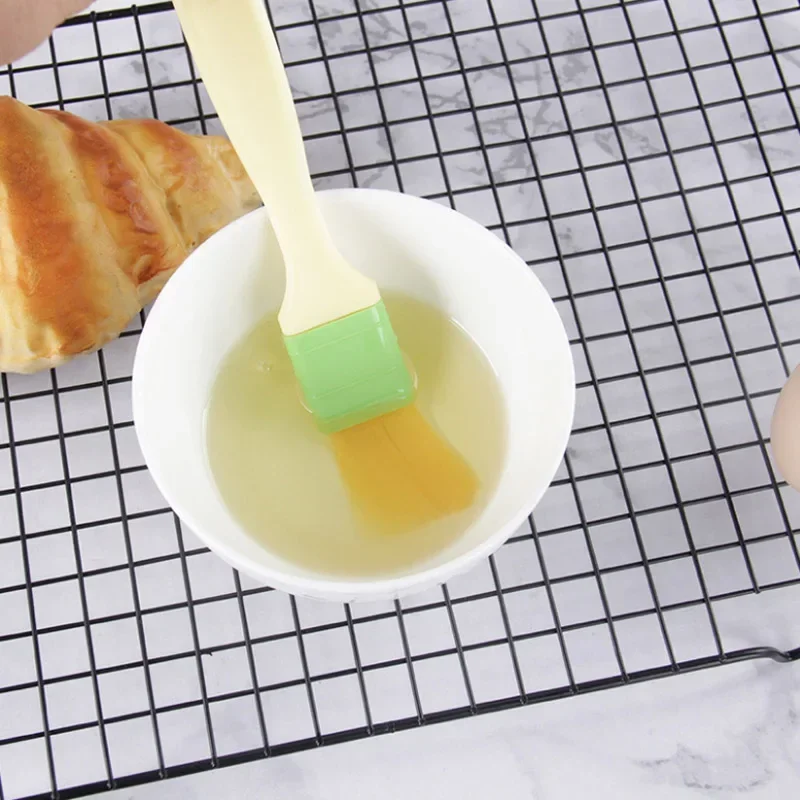 

1Pcs Random Color Silicone Basting Pastry Brush Oil Brushes For Cake Bread Butter Baking Tools Safety BBQ Barbeque Brush