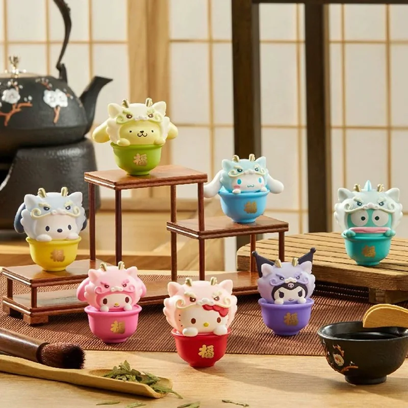 

Bandai Sanrio Family Attract Blessings Dragon Brocade Blind Box Trend Kuromi Hangyodun кукла фигурка орнамент детская игрушка в подарок