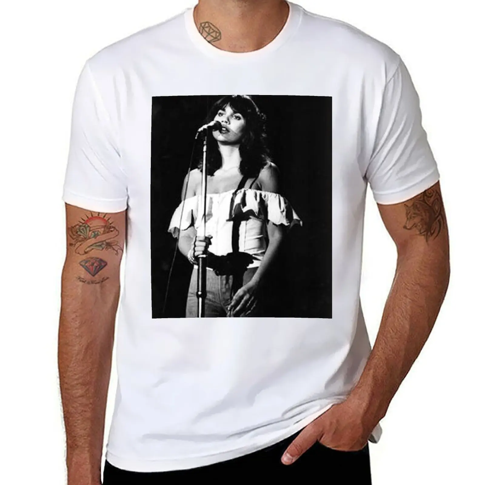 

Linda Ronstadt 1977 Simple Dreams Concer Memories T-Shirt t shirts for man pack cotton t shirts for man slim fit T-Shirt