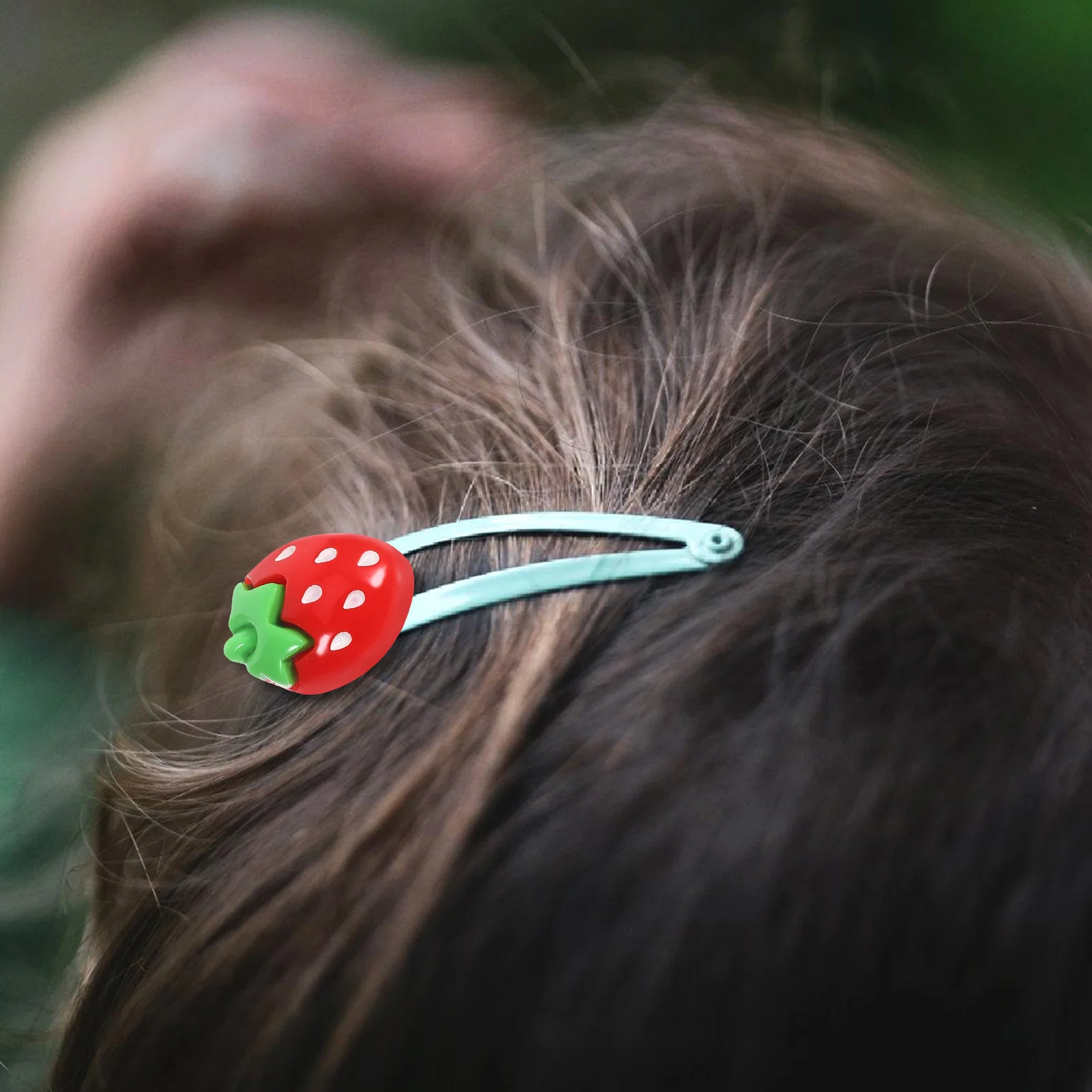 50Pcs Resin Strawberry Pendants Lightweight Durable Easy Carry DIY Creative Space for Jewelry Crafts Mini Resin Fruit