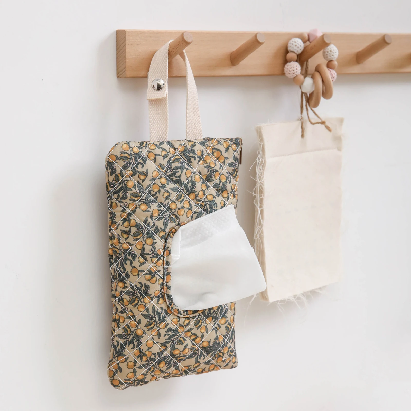 

Canvas Floral Quilted Wipes Case Reusable Wet Tissue Storage Bag Portable Diaper Wipe Holder for Mom Travel