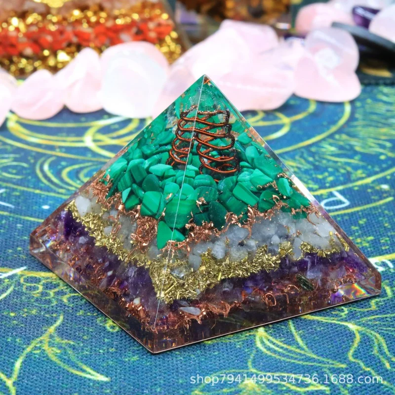 Lucky Natural Crystal Gravel Epoxy Pyramid Ornament