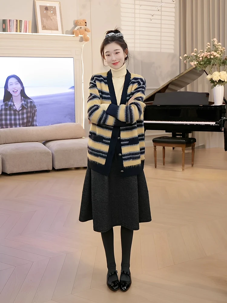 

OUDOEE Striped Color Blo Knitted Cardigan Women's Spring 2026 New Small Size Commute Sweater Jaet Casual Sle V-Ne