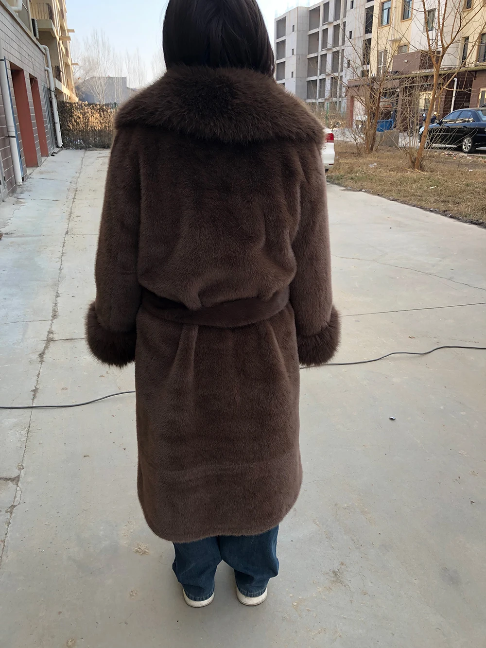 Winter dames nepbontjas lang met riem warme nepbontjas mode 2024 nieuwe nertsbontjas