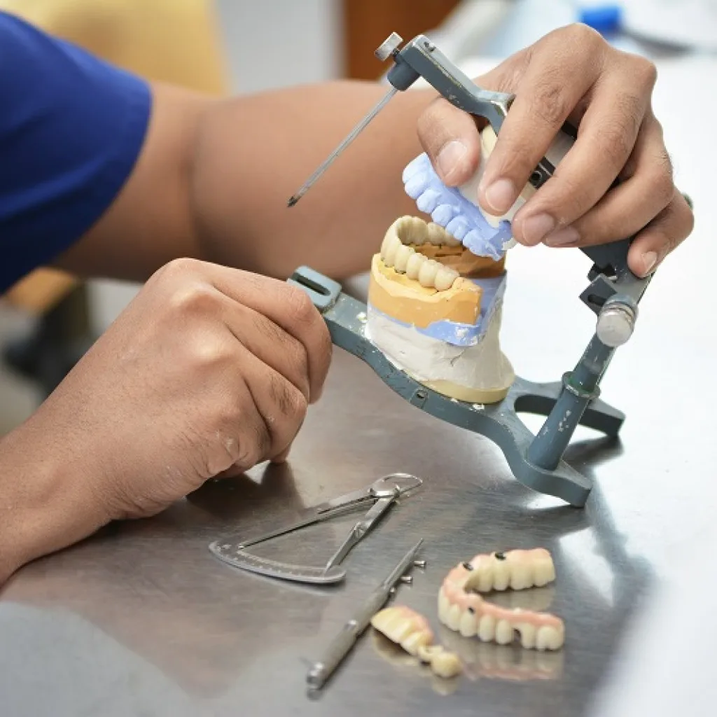 

Dental Laboratory Equipment Big Size Silvery Alloy Articulators Adjustable Denture Magnetic Anatomic Articulator