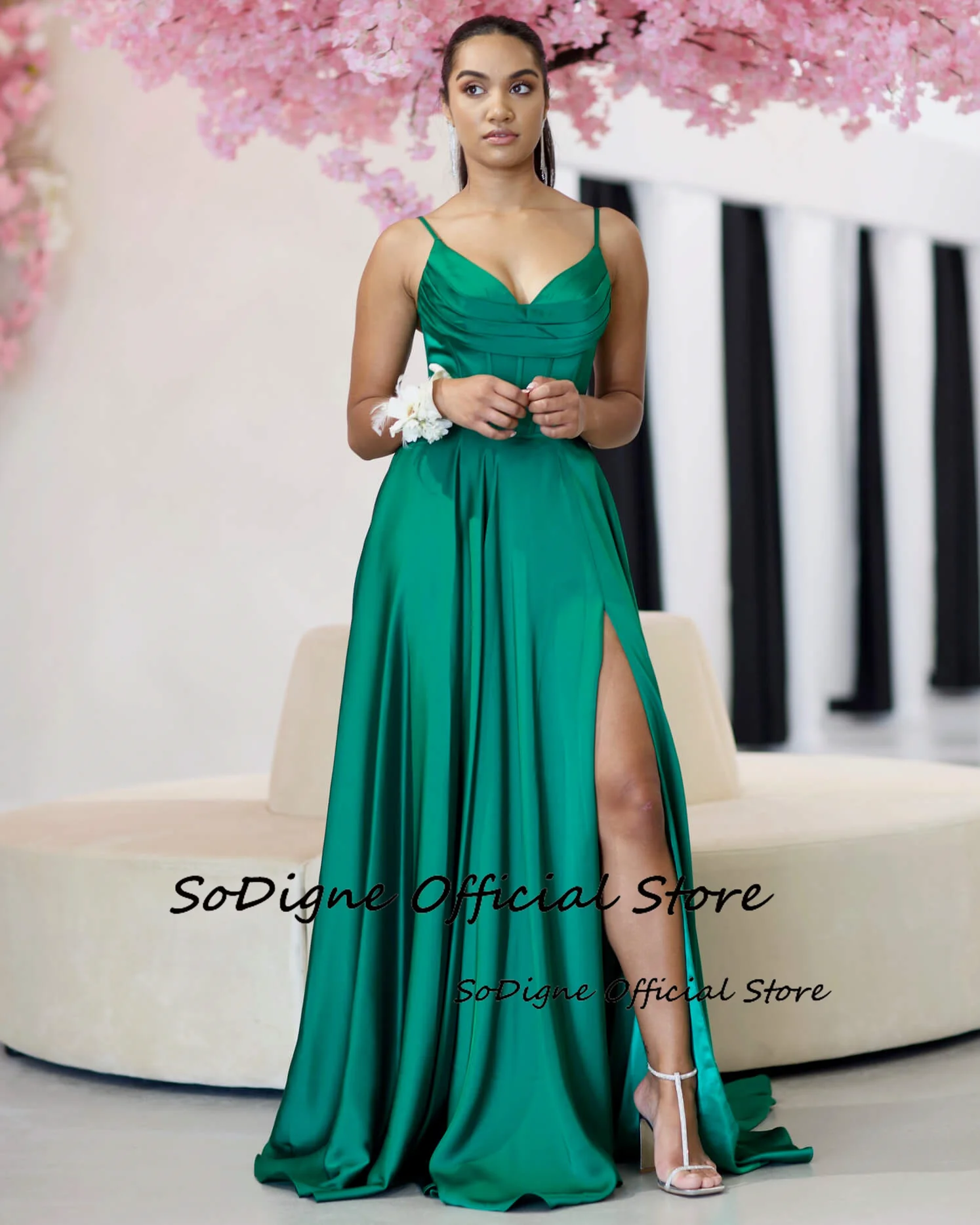 SoDigne Satin A-line Simple Bridesmaid Dresses V-neck Sleeveless Prom Gowns for Women Elegant Long Wedding Gust Dress Customized