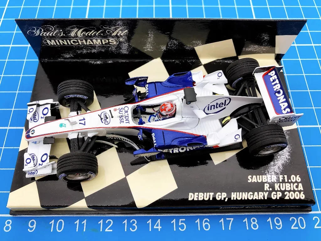 

Minichamps 1:43 F1.06 2006 Robert Kubica Hungary Debut Simulation Limited Edition Resin Metal Static Car Model Toy Gift