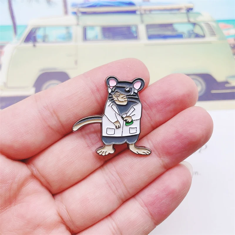 Creative Animal Mouse Doctor Enamel Pins Fun Experiment White Coat Little Mouse Alloy Brooch Badge Punk Jewelry Clothing Gift