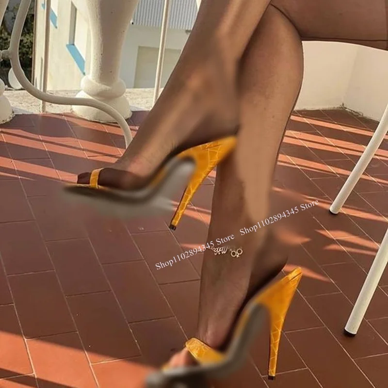 Deslizamento laranja em sandálias rasas para mulheres, corte o salto alto fino, moda Peep Toe, sapatos de verão sexy, tamanho grande