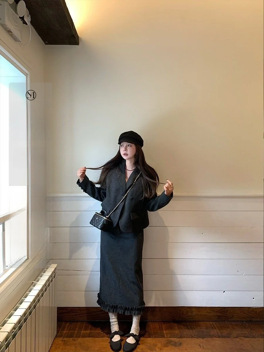 

Костюм YUYEE Isabel: Жакет из шерстяной смеси с хлопковой подкладкой, отложным воротником и юбка, коллекция Весна 2025 для женщин