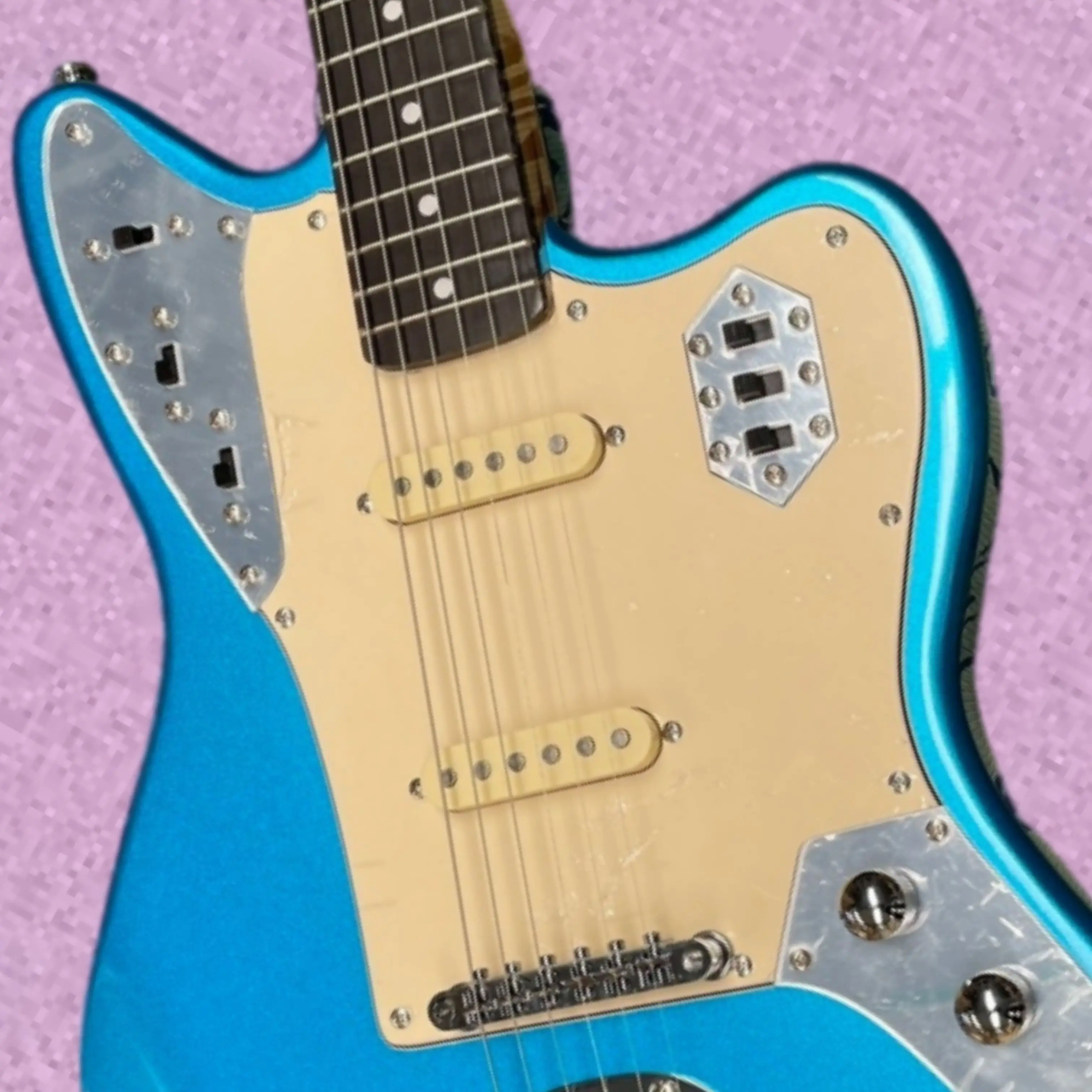 Metallic Blue 6-String Electric Guitar, SS Pickups & 21-Fret Rosewood Fingerboard Guitars, Durable And Robust Guitarra