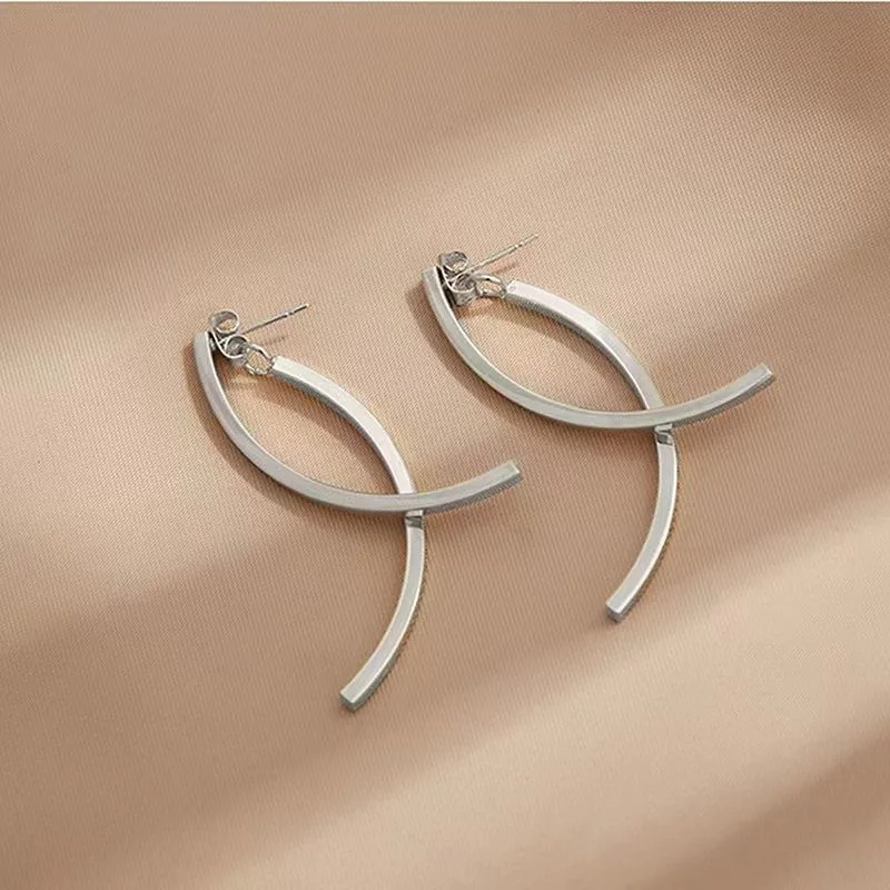 Unique Fish Shape Dangle Earrings for Women Golden Metal Bend Bar Drop Earrings Simple Statement Jewelry Punk Party Gift