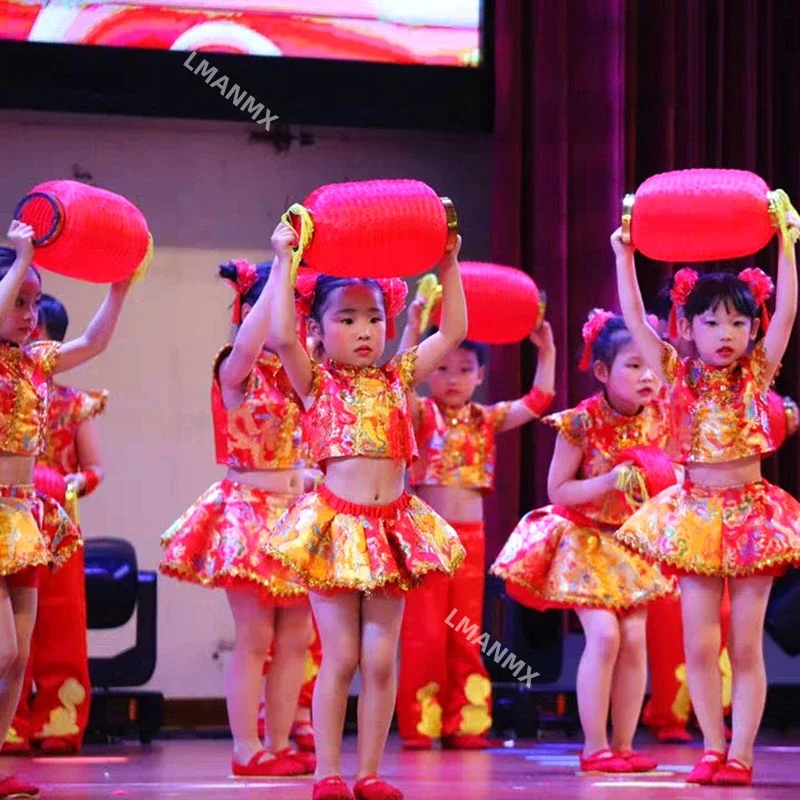 

Children's festive yangko costumes for boys and girls Chinese wind drum costumes rap China red dance performance costumes.