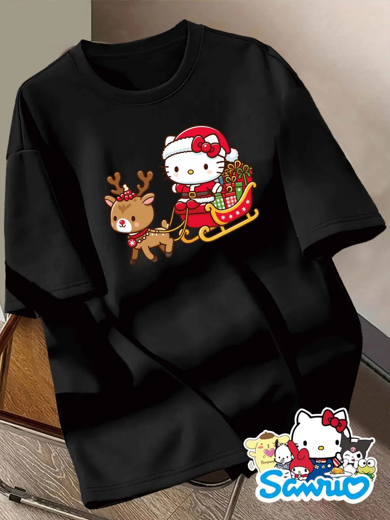 

Рождественская тема Sanrio, женская футболка с короткими рукавами и круглым вырезом с узором Hello Kitty, повседневная и удобная
