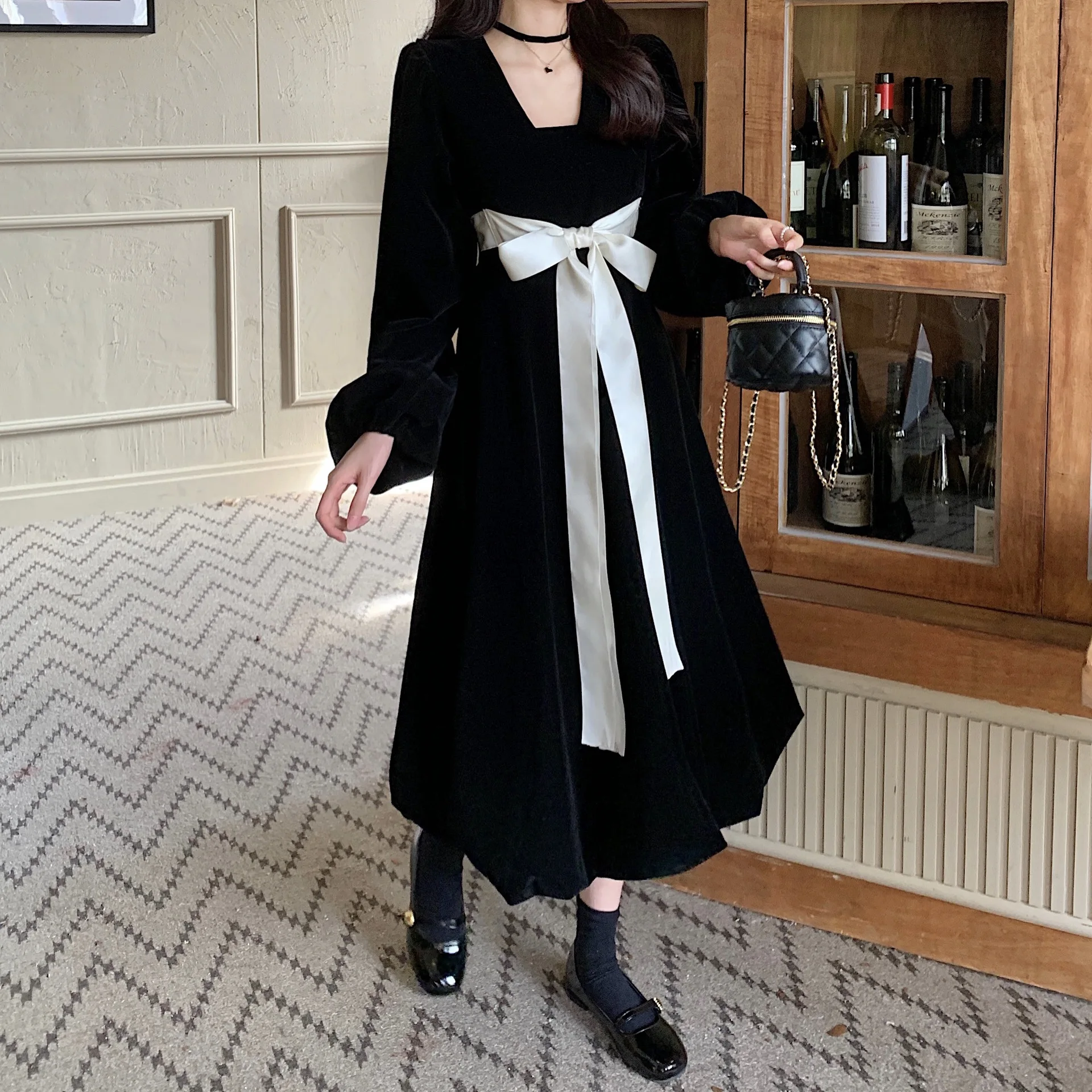 Vintage Velvet Dresses Slimming Reducing Age Bow Tie Small Black Long Skirts Autumn New Winter Fashion Sweet Princess Dress