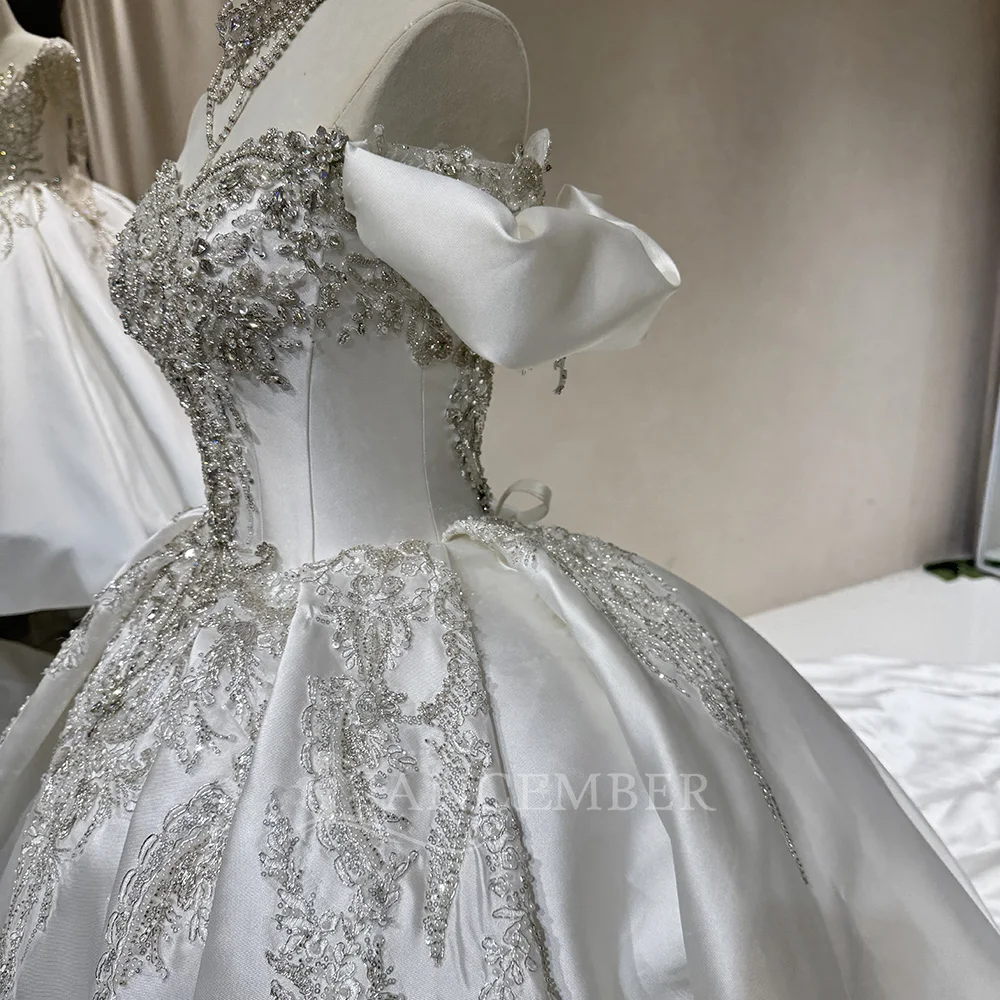 Affordable Beach Wedding Dress 2025 Scoop Ball Gown Satin Beading Bride Gown Lace Up Back Princess Customized Vestido de Noiva