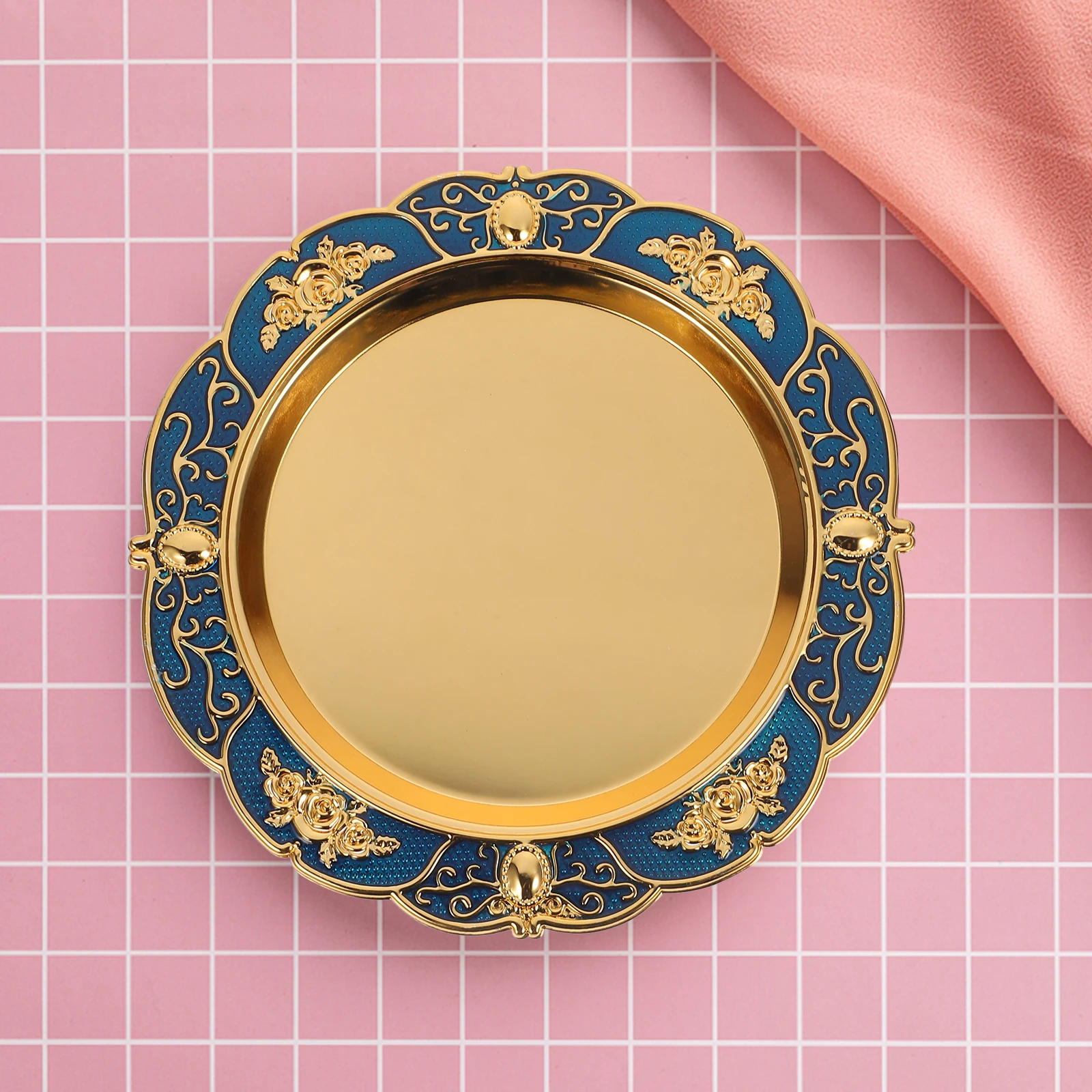 

1pc European Style Round Metal Fruit Tray for Home Hotel Snack Cake Serving Sturdy Smooth Metal Serving Board Kitchen Barware