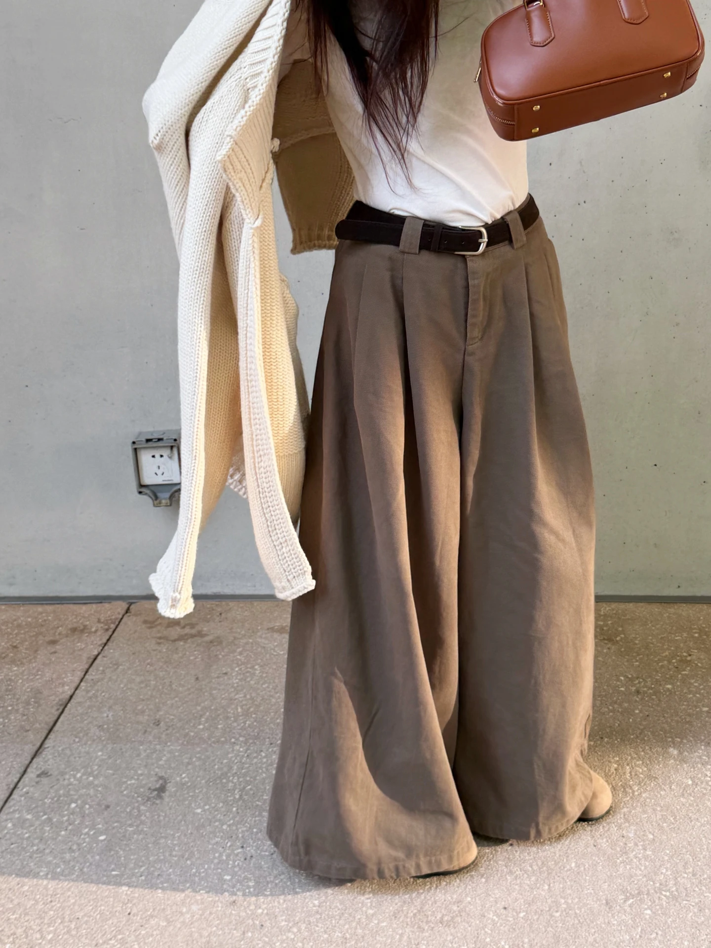 

Женские повседневные брюки А-силуэта с широкими штанинами, осенне-зимний дизайн, универсальные, с поясом, расклешенные, 3D-крой, плиссированные, длинные брюки-баллоны