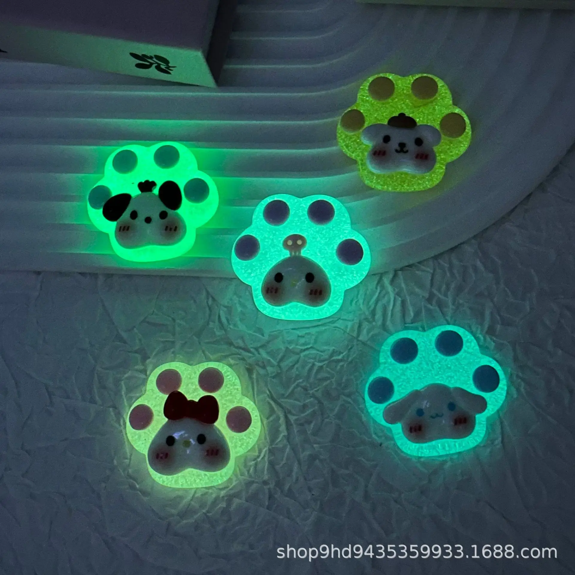 2pcs Luminous big cat's paw cartoon resin flatback diy jewelry accessories crafts materials