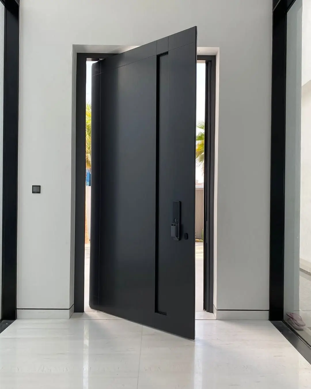 Luxury Villa Doors for House Aluminum Entrance Door Custom House Main Revolving Entry Front Doors Metal Modern Pivot Door