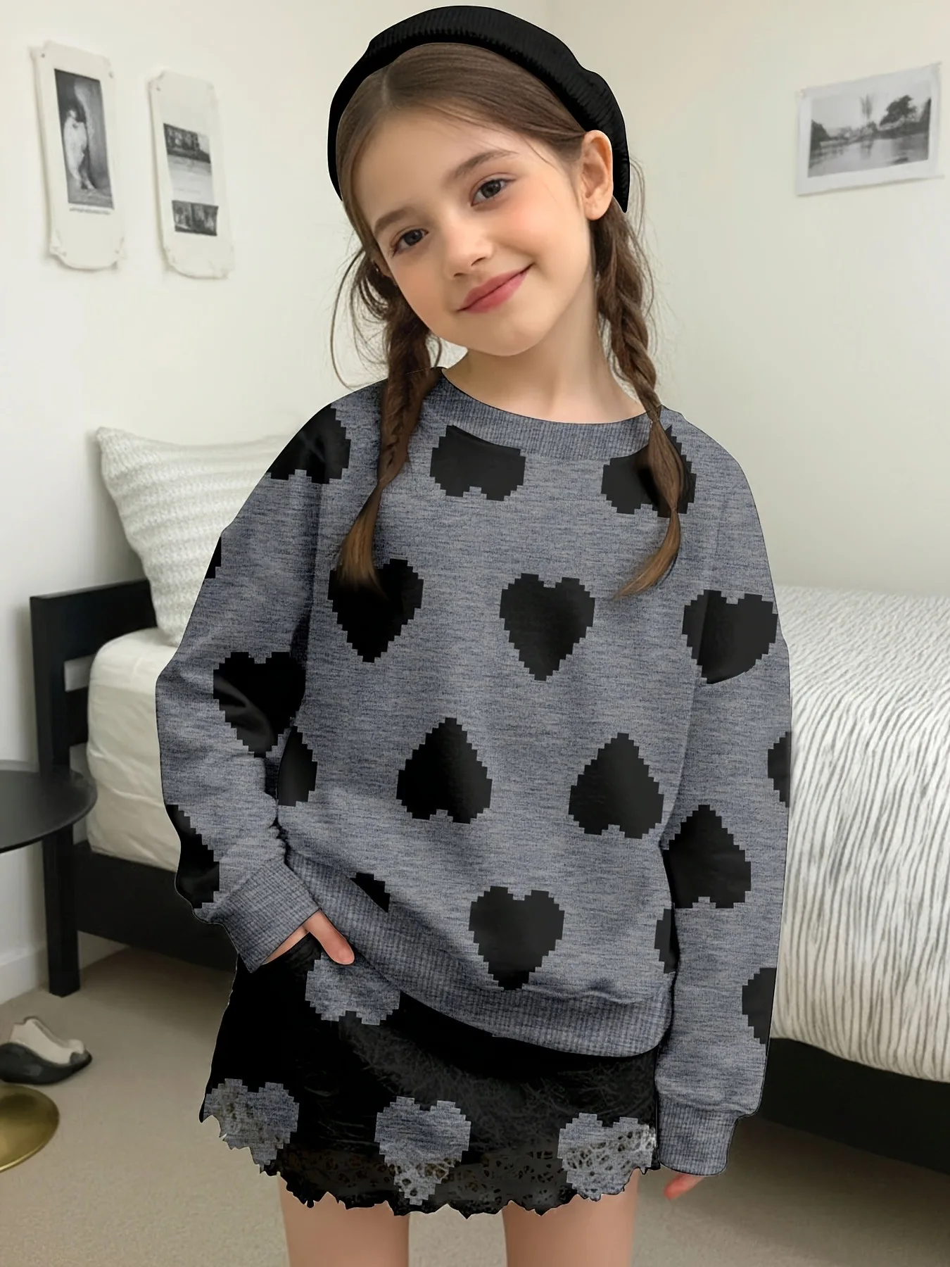 Locker geschnittenes Sweatshirt für Teenager-Mädchen mit Rundhalsausschnitt, Pixel-Schwarz-Herz-Motiv, lange Ärmel, weiches, lässiges Oberteil für den Alltag und für besondere Anlässe. – Detail 4