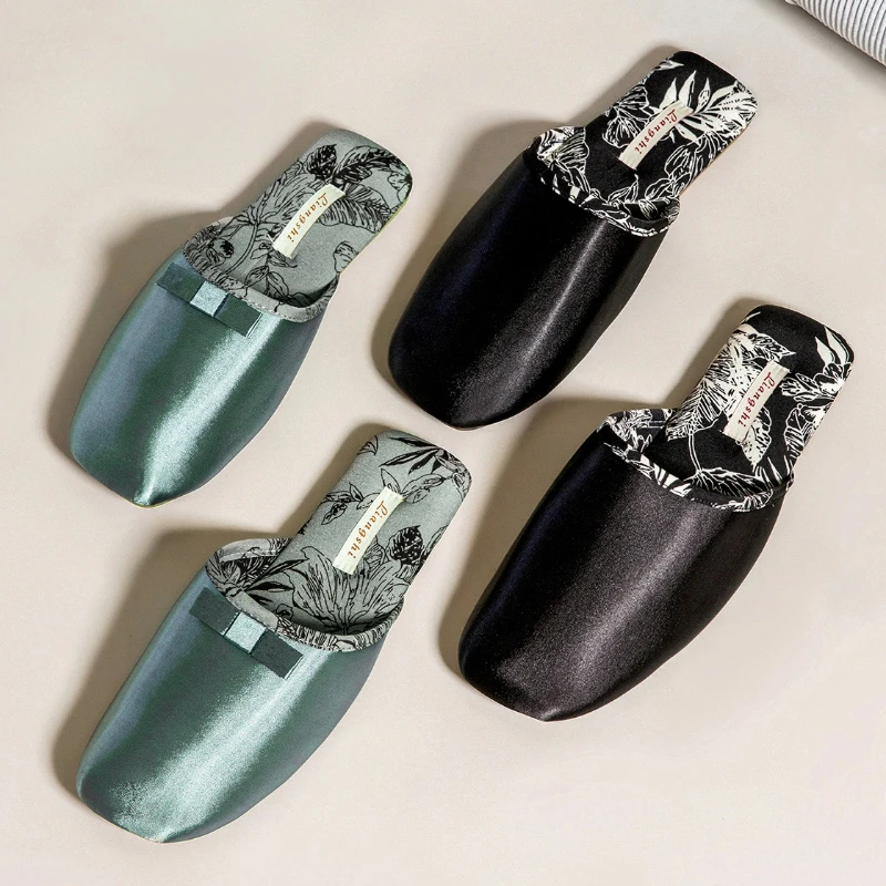 الفاخرة الحرير طباعة تصميم النعال المسطحة النساء الحلو فراشة عقدة الديكور النعال الحديثة مريحة أنيقة النعال المنزل