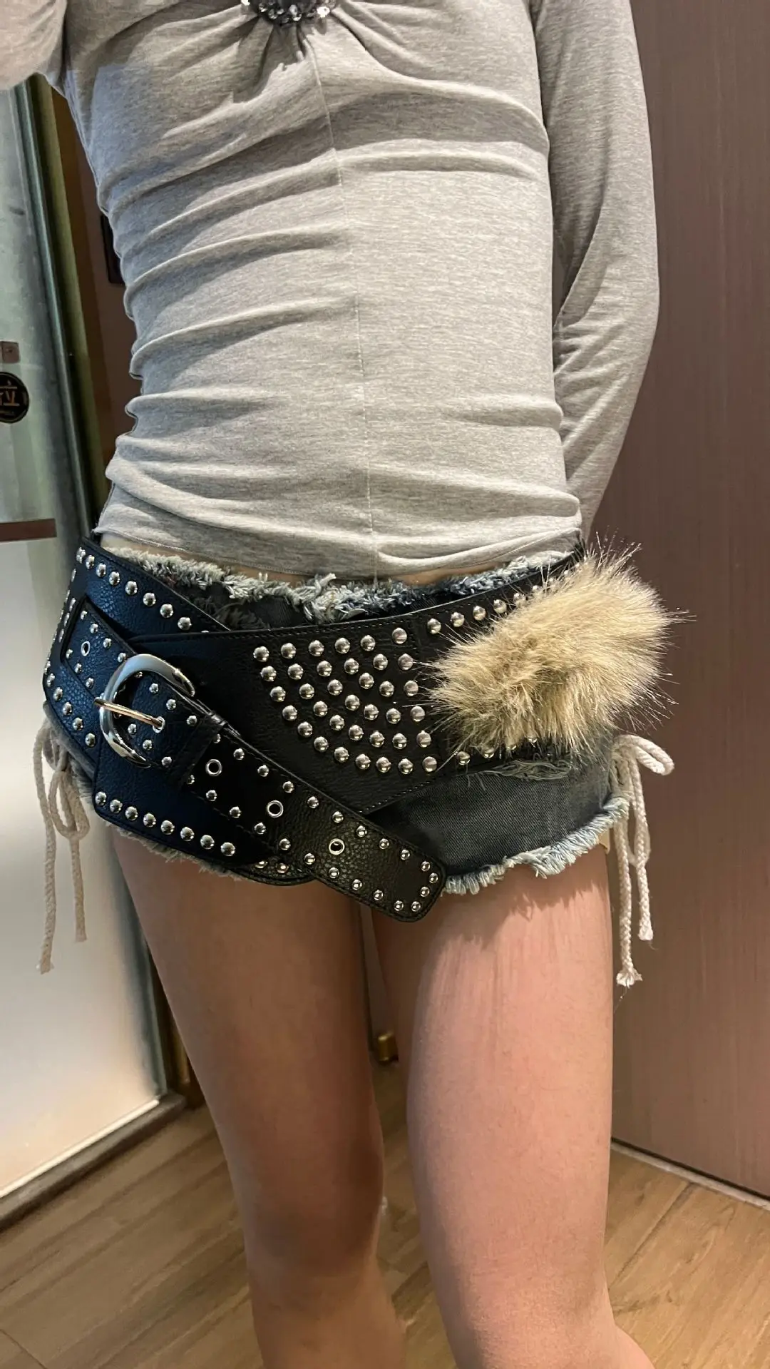 新しいファーリーワイドリベットパンクY2Kホットガールサブカルチャー軽量ウエストベルト