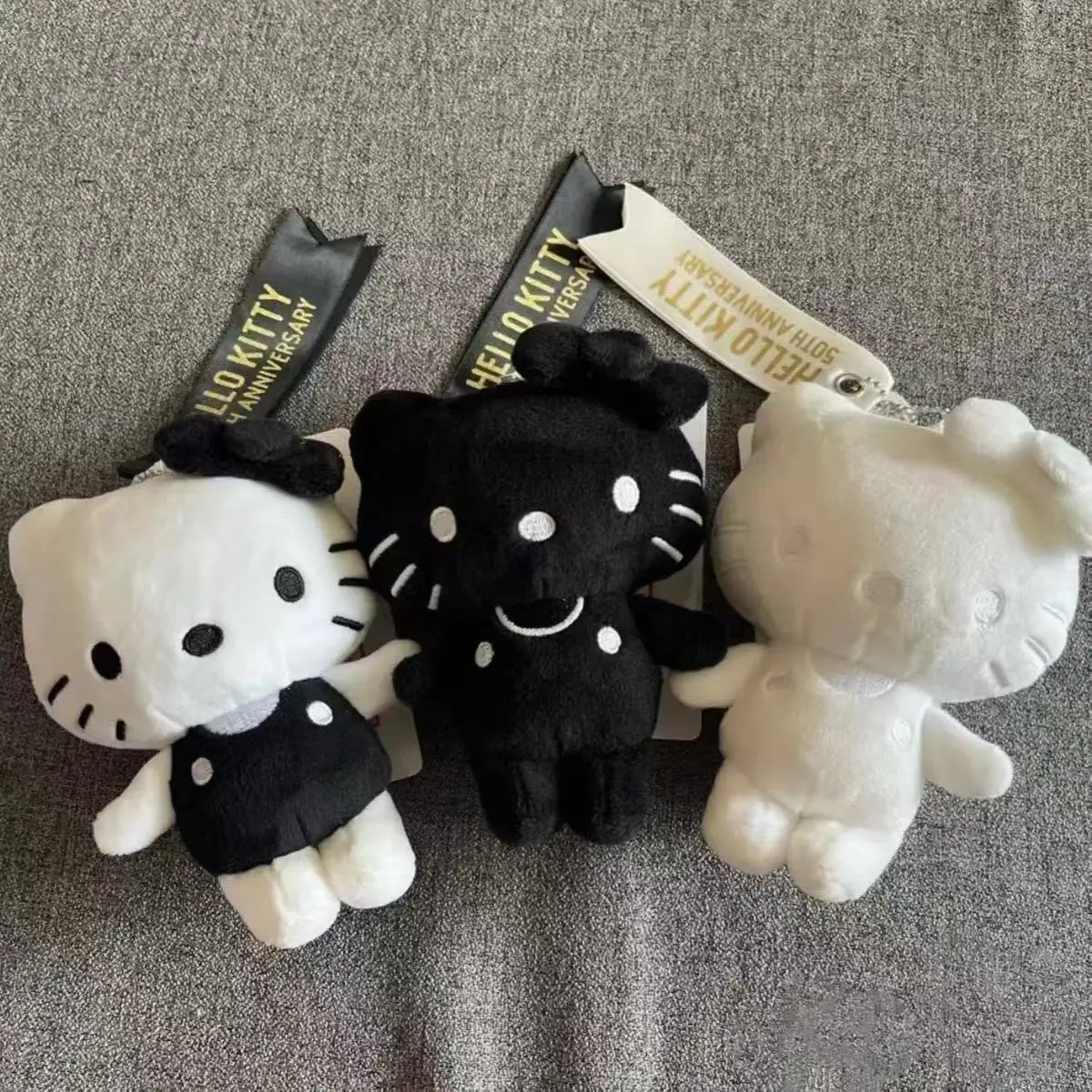 

Cartoon Hello Kitty Ribbon 50th Anniversary Black and White Plush Cute Decorative Gift Keychain Bag Accessories Birthday Gift