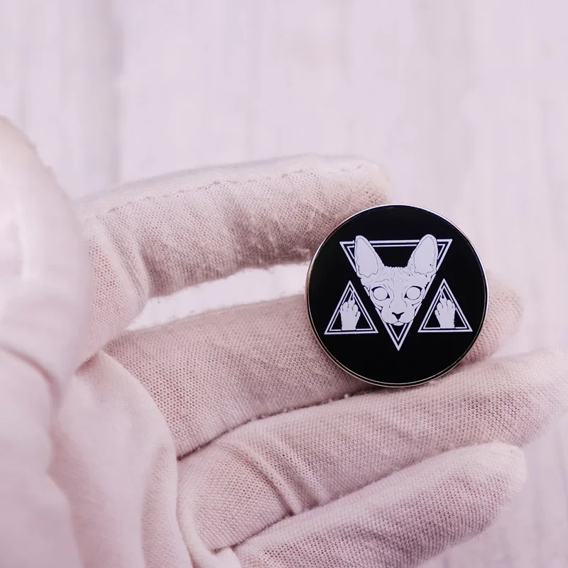 دبوس إله التدمير بيروس ، دبوس مينا القط السفينكس #3